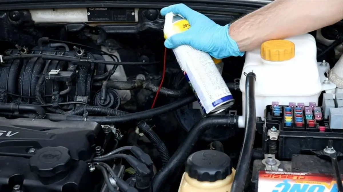 Can you use carburetor cleaner on fuel injectors?